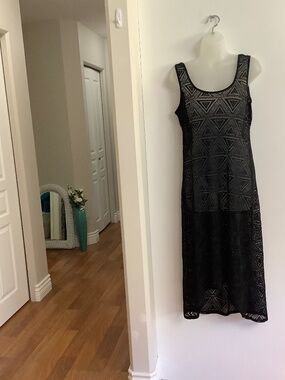 Xhilaration hi low crochet black cover up M/L 36-38 bust